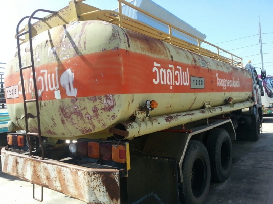 รถฮีโน่ 10 ล้อ FL3H  บรรทุกน้ำมัน 195 แรงม้า.  ( เพลา เดียว. )     สนใจติดต่อ  084 - 7693391