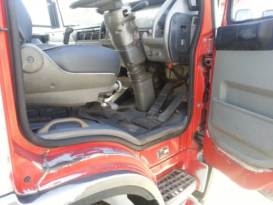 รถฮีโน่ 10 ล้อ FL3H  บรรทุกน้ำมัน 195 แรงม้า.  ( เพลา เดียว. )     สนใจติดต่อ  084 - 7693391