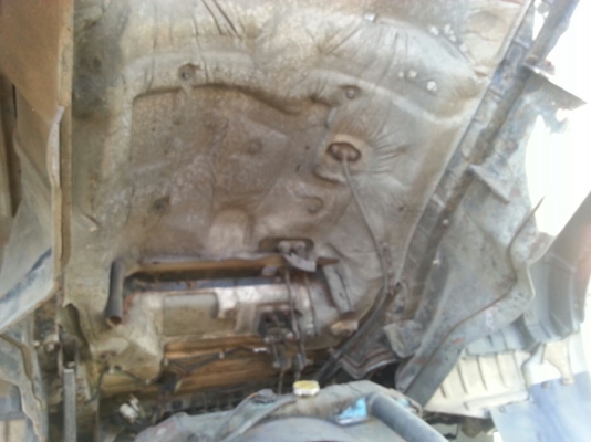 รถฮีโน่ 10 ล้อ FL3H  บรรทุกน้ำมัน 195 แรงม้า.  ( เพลา เดียว. )     สนใจติดต่อ  084 - 7693391