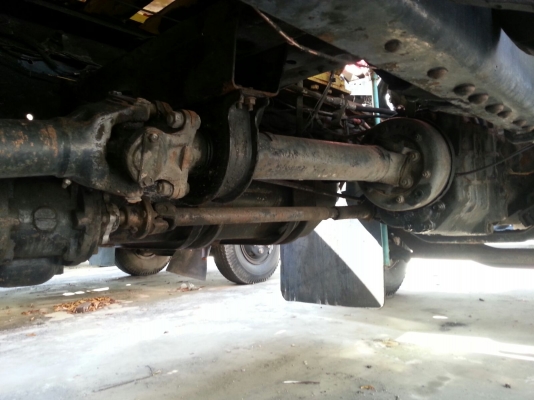 รถฮีโน่ 10 ล้อ FL3H  บรรทุกน้ำมัน 195 แรงม้า.  ( เพลา เดียว. )     สนใจติดต่อ  084 - 7693391