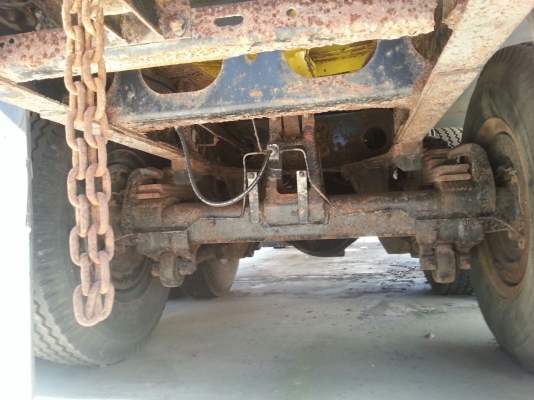 รถฮีโน่ 10 ล้อ FL3H  บรรทุกน้ำมัน 195 แรงม้า.  ( เพลา เดียว. )     สนใจติดต่อ  084 - 7693391