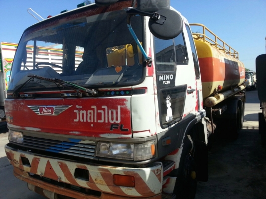 รถฮีโน่ 10 ล้อ FL3H  บรรทุกน้ำมัน 195 แรงม้า.  ( เพลา เดียว. )     สนใจติดต่อ  084 - 7693391