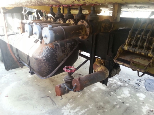 รถฮีโน่ 10 ล้อ FL3H  บรรทุกน้ำมัน 195 แรงม้า.  ( เพลา เดียว. )     สนใจติดต่อ  084 - 7693391