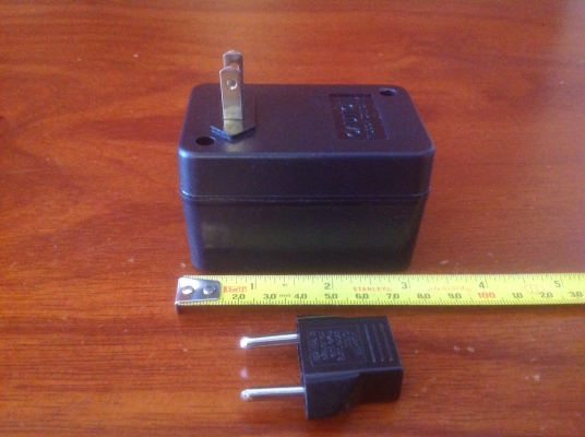 ขายหม้อแปลงไฟ 220 เป็น 110V ขนาดเล็ก  3"X2" พกพาสะดวก ขนาด 100W