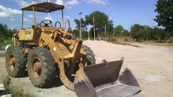 ขายรถตักล้อยาง JH30B สภาพพร้อมใช้งาน สนใจโทร 090-8588220คุณนะ 093-3258446คุณบิว หรือเข้าดูสินค้าอื่นๆได้ที่ www.truck.in.th/498 หรือเพจFacebook ณรงค์ ซื้อขายรถมือสอง (เว็บไซต์ส่วนตัว) หรือFacebook ตลาดรถมือสอง คุณนะ