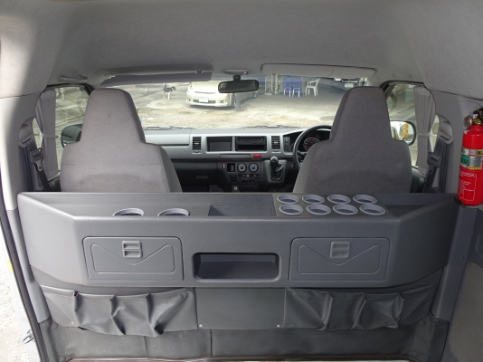 รถตู้มือสอง สวยไร้ตำหนิ เดิมๆออกห้าง ปี2010 เครื่องดีเวล สนใจโทรเลย 087-775-8887