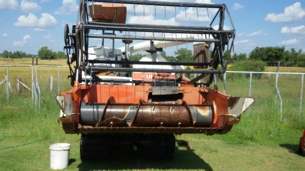 ขายรถเกี่ยวข้าว DC 68 พร้อมเล่ม  ราคา 300000