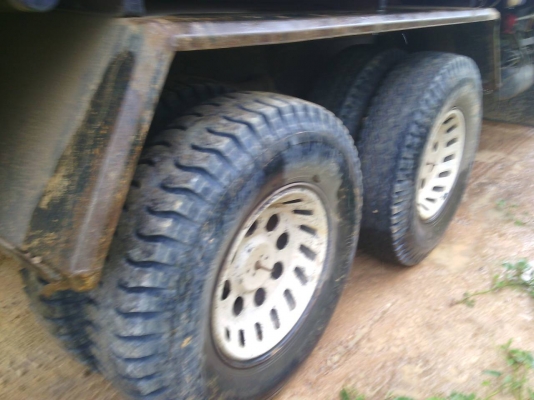 รถอีซูซุ 10 ล้อดั้ม FXZ 195 แรงม้า. ปี 43  ( ยูโรวัน. )    สนใจติดต่อ  081 - 6079515