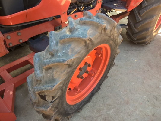 ขายรถไถ 60 แรงม้า M6040