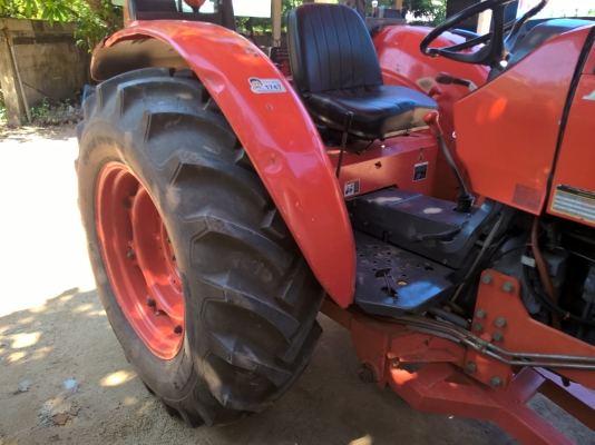 ขายรถไถ 60 แรงม้า M6040