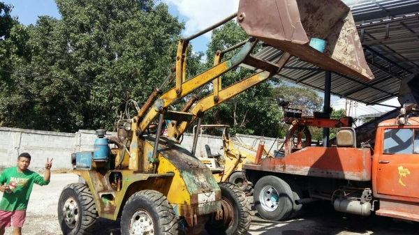 รถตัก เครื่อง hino 6 สูบ 140 แรง ยางใหม่ 4 เส้น รถพร้อมใช้งาน