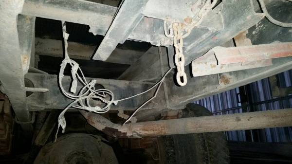 รถอีซูซุ 10 ล้อ พื้นเรียบ 165 แรงม้า.  ปี 40    สนใจติดต่อ  081 - 6079515