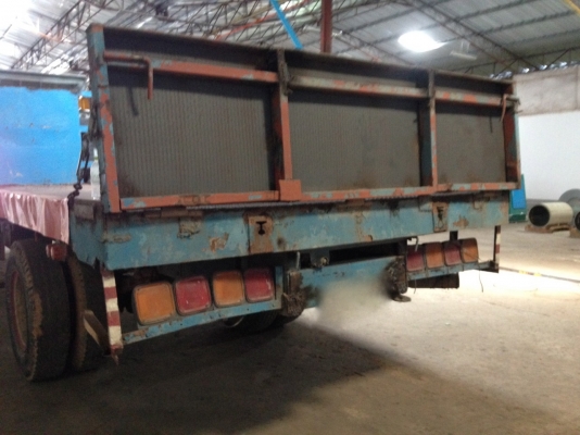 รถอีซูซุ 10 ล้อ พื้นเรียบ 165 แรงม้า.  ปี 40    สนใจติดต่อ  081 - 6079515