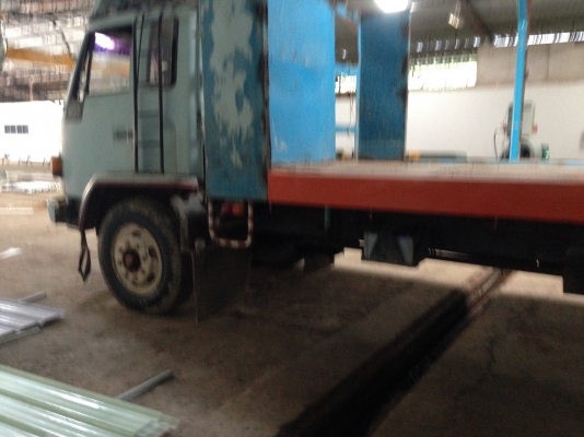 รถอีซูซุ 10 ล้อ พื้นเรียบ 165 แรงม้า.  ปี 40    สนใจติดต่อ  081 - 6079515