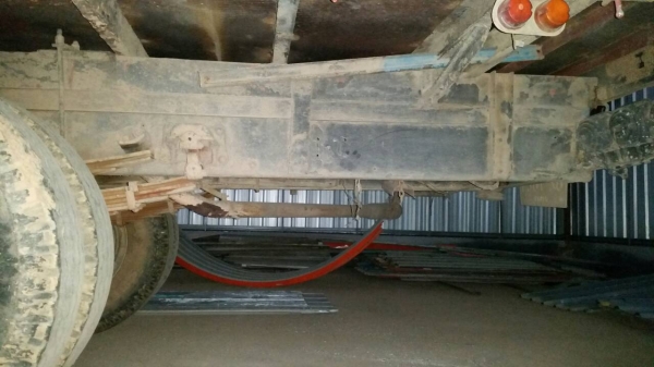 รถอีซูซุ 10 ล้อ พื้นเรียบ 165 แรงม้า.  ปี 40    สนใจติดต่อ  081 - 6079515