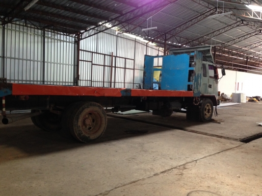 รถอีซูซุ 10 ล้อ พื้นเรียบ 165 แรงม้า.  ปี 40    สนใจติดต่อ  081 - 6079515