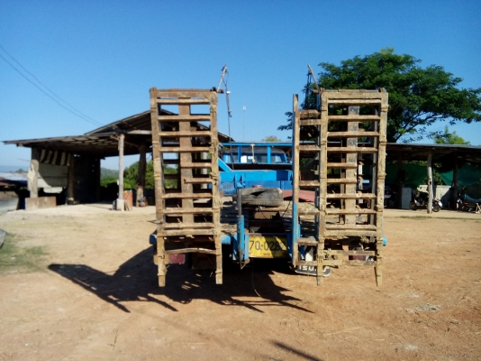 สิบล้อราคาประหยัดขึ้นรถเกี่ยวแมคโคเครื่อง185แรงทิฟฟี่ 3700000