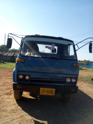 สิบล้อราคาประหยัดขึ้นรถเกี่ยวแมคโคเครื่อง185แรงทิฟฟี่ 3700000