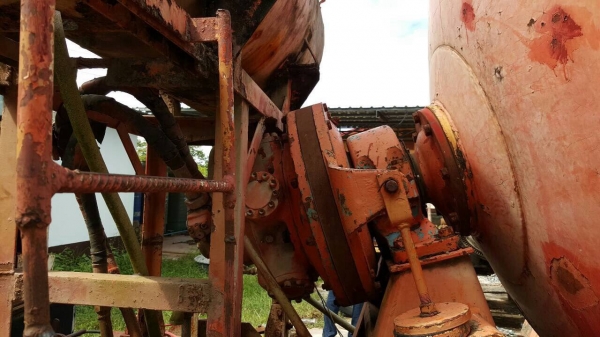 ขายรถโม่ปูน 5 คิว 10 ล้อเพลาเดียว ใช้งานได้ปกติ ไม่มีทะเบียน เครื่อง HO7C 180 แรงม้า ช่วงล่าง ZM เบรคลมดัน พวงมาลัยพาวเวอร์ ราคาคุยกันได้ครับ