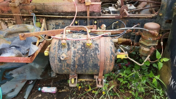 ขายรถโม่ปูน 5 คิว 10 ล้อเพลาเดียว ใช้งานได้ปกติ ไม่มีทะเบียน เครื่อง HO7C 180 แรงม้า ช่วงล่าง ZM เบรคลมดัน พวงมาลัยพาวเวอร์ ราคาคุยกันได้ครับ