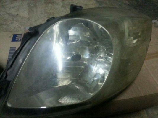 ขายไฟหน้า TOYOTA YARIS ปี 06 ขายไฟหน้า TOYOTA YARIS ปี 06