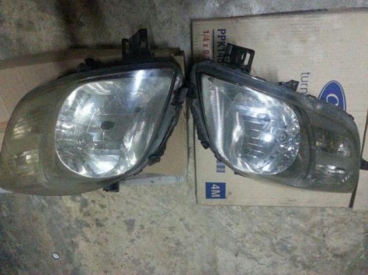 ขายไฟหน้า TOYOTA YARIS ปี 06 ขายไฟหน้า TOYOTA YARIS ปี 06