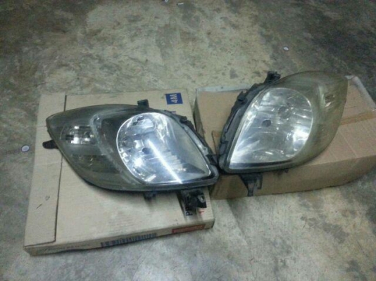 ขายไฟหน้า TOYOTA YARIS ปี 06 ขายไฟหน้า TOYOTA YARIS ปี 06