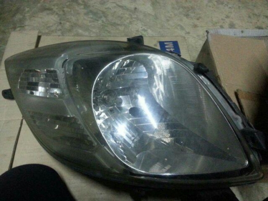 ขายไฟหน้า TOYOTA YARIS ปี 06 ขายไฟหน้า TOYOTA YARIS ปี 06