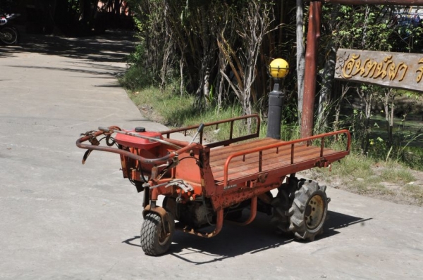 ขายรถบรรทุก3ล้อ kawasaki มีเกียร์ สภาพ เดิมญี่ปุ่น อะเนคประสงค์ 7,900เท่านั้น!! ขายรถบรรทุก3ล้อ kawasaki มีเกียร์ สภาพ เดิมญี่ปุ่น อะเนคประสงค์ 7,900เท่านั้น!!