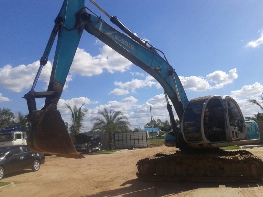 ขายด่วน KOBELCO SK200 MART 5 ธรรมดา เครื่องปั้มดีเยี่ยม ไฟฟ้าครบ โซ่หนาใบไม่สวย เอวมีขยับ เอกสารเล่มทะเบียน