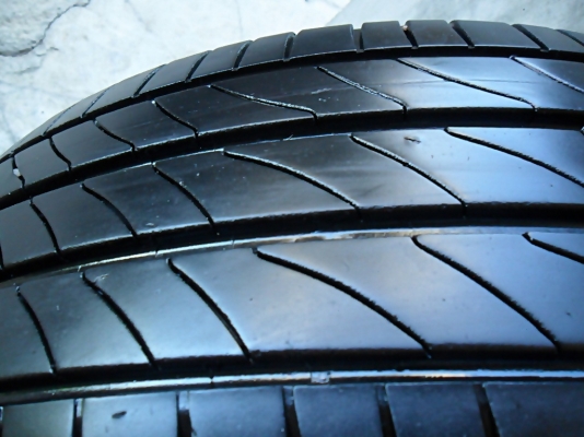 มิชลิน215-60-R16ลงพื้นปี14 (4เส้น3,600บ) มิชลิน215-60-R16ลงพื้นปี14 (4เส้น3,600บ)