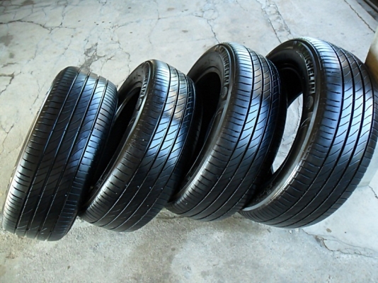 มิชลิน215-60-R16ลงพื้นปี14 (4เส้น3,600บ)
