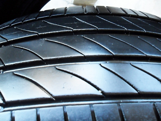 มิชลิน215-60-R16ลงพื้นปี14 (4เส้น3,600บ) มิชลิน215-60-R16ลงพื้นปี14 (4เส้น3,600บ)