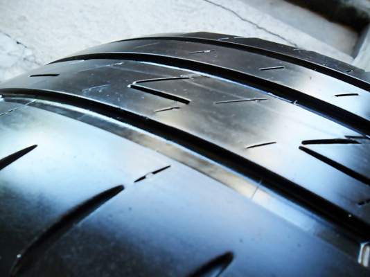 ยาง16 บริดสโตน205-55-R16 ลงพื้นปี14 (4เส้น3,200) ยาง16 บริดสโตน205-55-R16 ลงพื้นปี14 (4เส้น3,200)