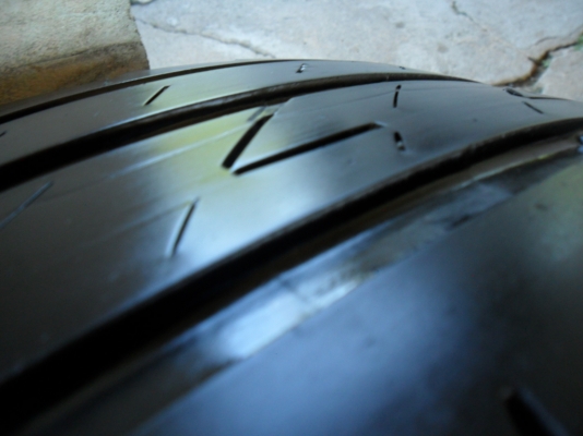 ยาง16 บริดสโตน205-55-R16 ลงพื้นปี14 (4เส้น3,200) ยาง16 บริดสโตน205-55-R16 ลงพื้นปี14 (4เส้น3,200)