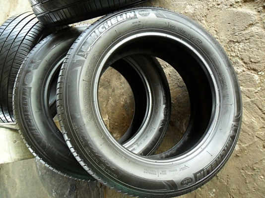 มิชลิน205-60-R16ลงพื้นปี14 (4เส้น3,400) มิชลิน205-60-R16ลงพื้นปี14 (4เส้น3,400)