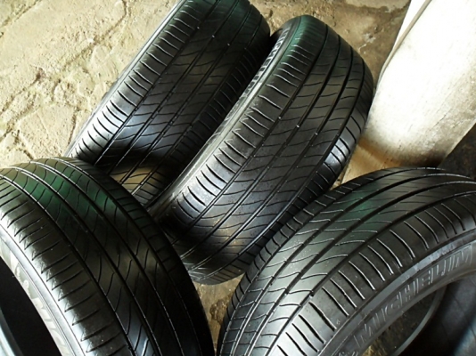 มิชลิน205-60-R16ลงพื้นปี14 (4เส้น3,400) มิชลิน205-60-R16ลงพื้นปี14 (4เส้น3,400)