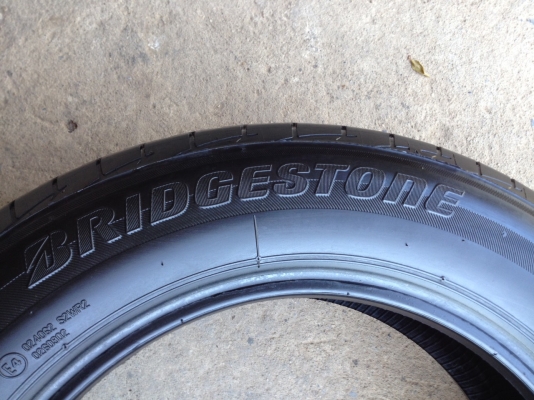 ยางBRIDGESTONE 175 65 R15ลงพื้นจริงปี2015สภาพสวยมากดอกเยอะมาก90\%
