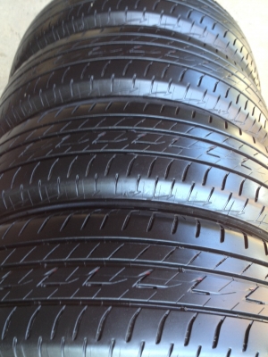 ยางBRIDGESTONE 175 65 R15ลงพื้นจริงปี2015สภาพสวยมากดอกเยอะมาก90\%