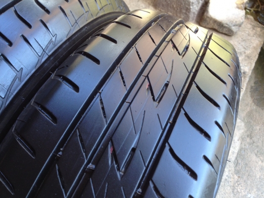 ยางBRIDGESTONE 175 65 R15ลงพื้นจริงปี2015สภาพสวยมากดอกเยอะมาก90\%