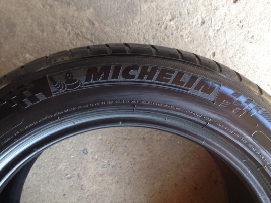 ยางMICHELIN 205 55R16ปี2014 สภาพสวยดอกเยอะไม่มีปะ