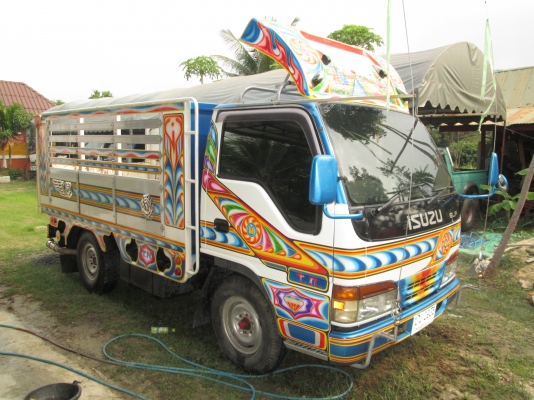 ISUZU NKR 55 E หัวการ์ตูน บรรทุกดั๊ม 4 ล้อ ไม่ติดเวลา ISUZU NKR 55 E หัวการ์ตูน บรรทุกดั๊ม 4 ล้อ ไม่ติดเวลา