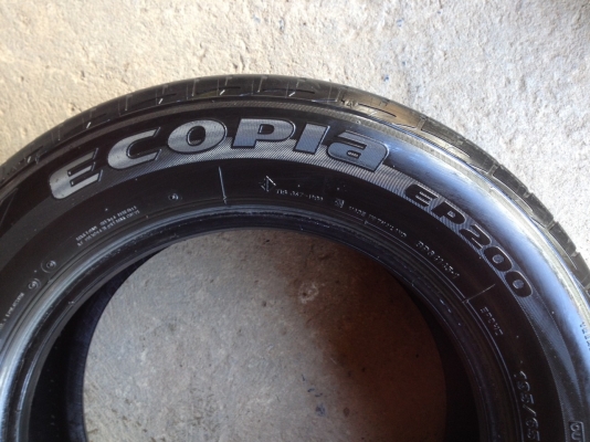 ยางBRIDGESTONE 195 65R15 ปี2014 สภาพสวยดอกเยอะมาก