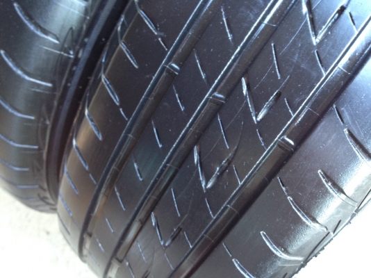 ยางBRIDGESTONE 195 65R15 ปี2014 สภาพสวยดอกเยอะมาก