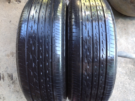 ยางBRIDGESTONE GR100  215 60R16 ปี2015 สภาพสวยมากๆดอกเยอะมากๆ 1คู่