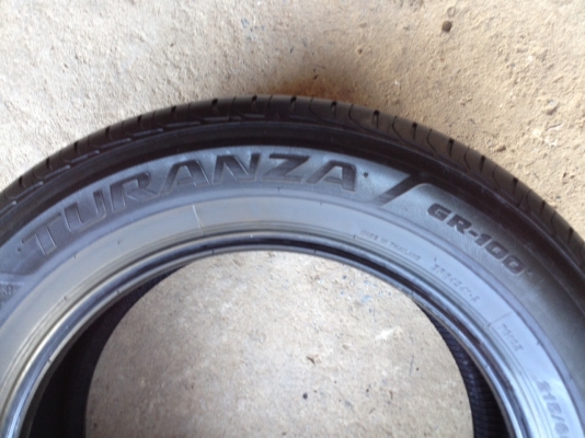 ยางBRIDGESTONE GR100 215 60R16 ปี2015 สภาพสวยมากๆดอกเยอะมากๆ 1คู่ ยางBRIDGESTONE GR100 215 60R16 ปี2015 สภาพสวยมากๆดอกเยอะมากๆ 1คู่