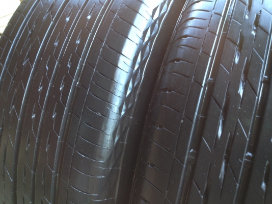 ยางBRIDGESTONE GR100 215 60R16 ปี2015 สภาพสวยมากๆดอกเยอะมากๆ 1คู่ ยางBRIDGESTONE GR100 215 60R16 ปี2015 สภาพสวยมากๆดอกเยอะมากๆ 1คู่
