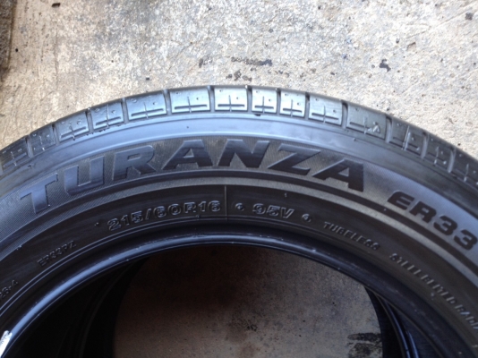 ยางBRIDGESTONE 215 60R16ปี2014 สภาพสวยดอกเยอะถูกๆ 1คู่