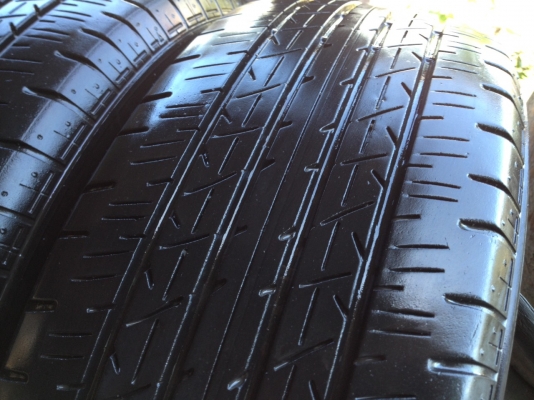 ยางBRIDGESTONE 215 60R16ปี2014 สภาพสวยดอกเยอะถูกๆ 1คู่