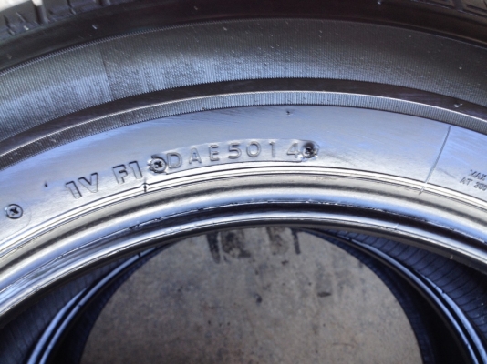 ยางBRIDGESTONE 215 60R16ปี2014 สภาพสวยดอกเยอะถูกๆ 1คู่